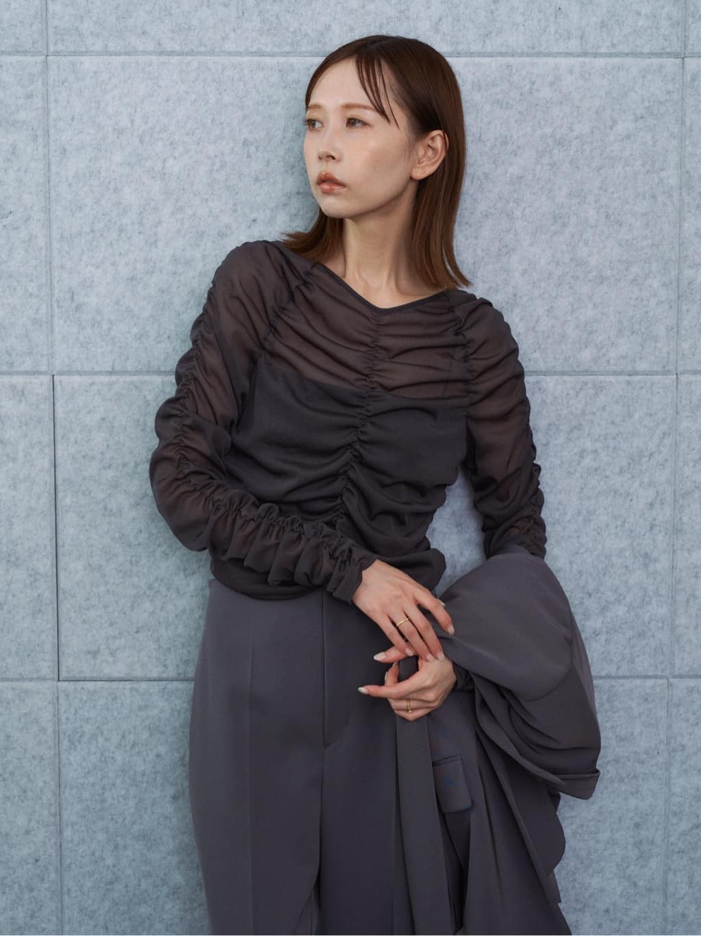 harekoさんの「CODE A｜sheer gathered jersey top」を使ったコーディネート