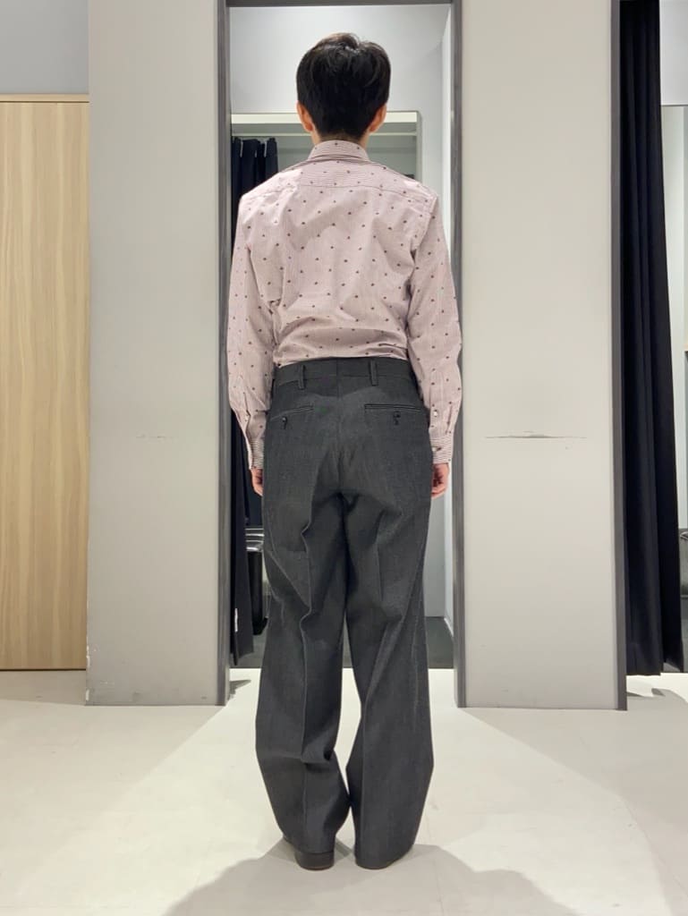 わいずみさんの「TAKEO KIKUCHI｜ハットモチーフ ジャカード ストライプ シャツ」を使ったコーディネート