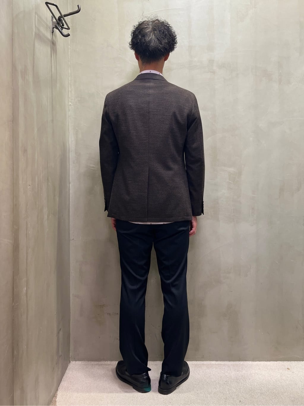 mutoさんの「TAKEO KIKUCHI｜ハットモチーフ ジャカード ストライプ シャツ」を使ったコーディネート