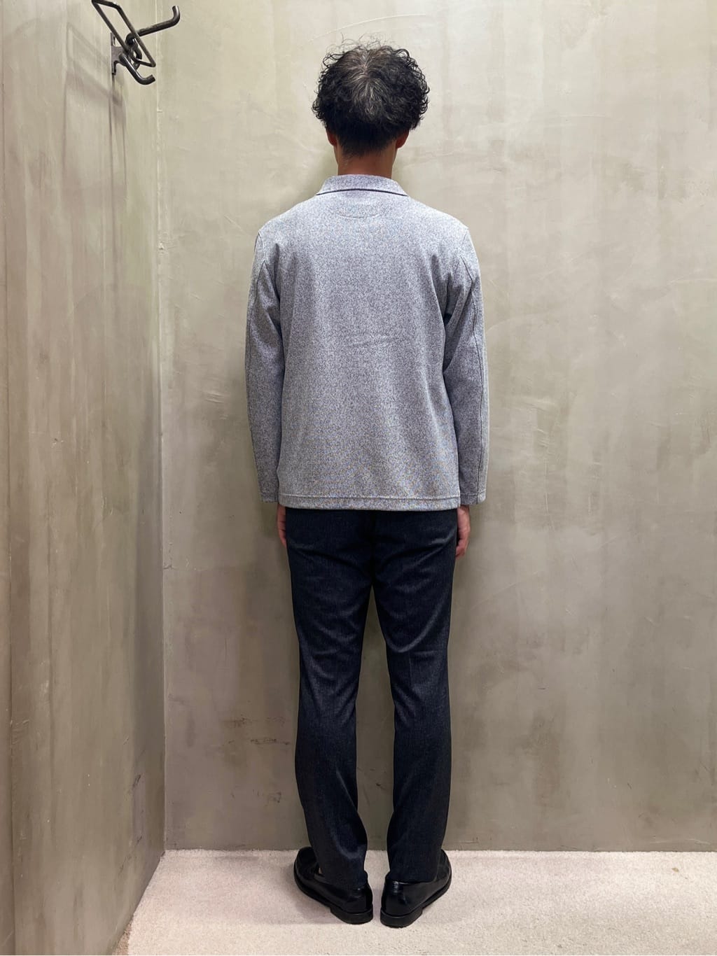 mutoさんの「TAKEO KIKUCHI｜【ONOFF対応】TRダブルニット ストレッチパンツ」を使ったコーディネート