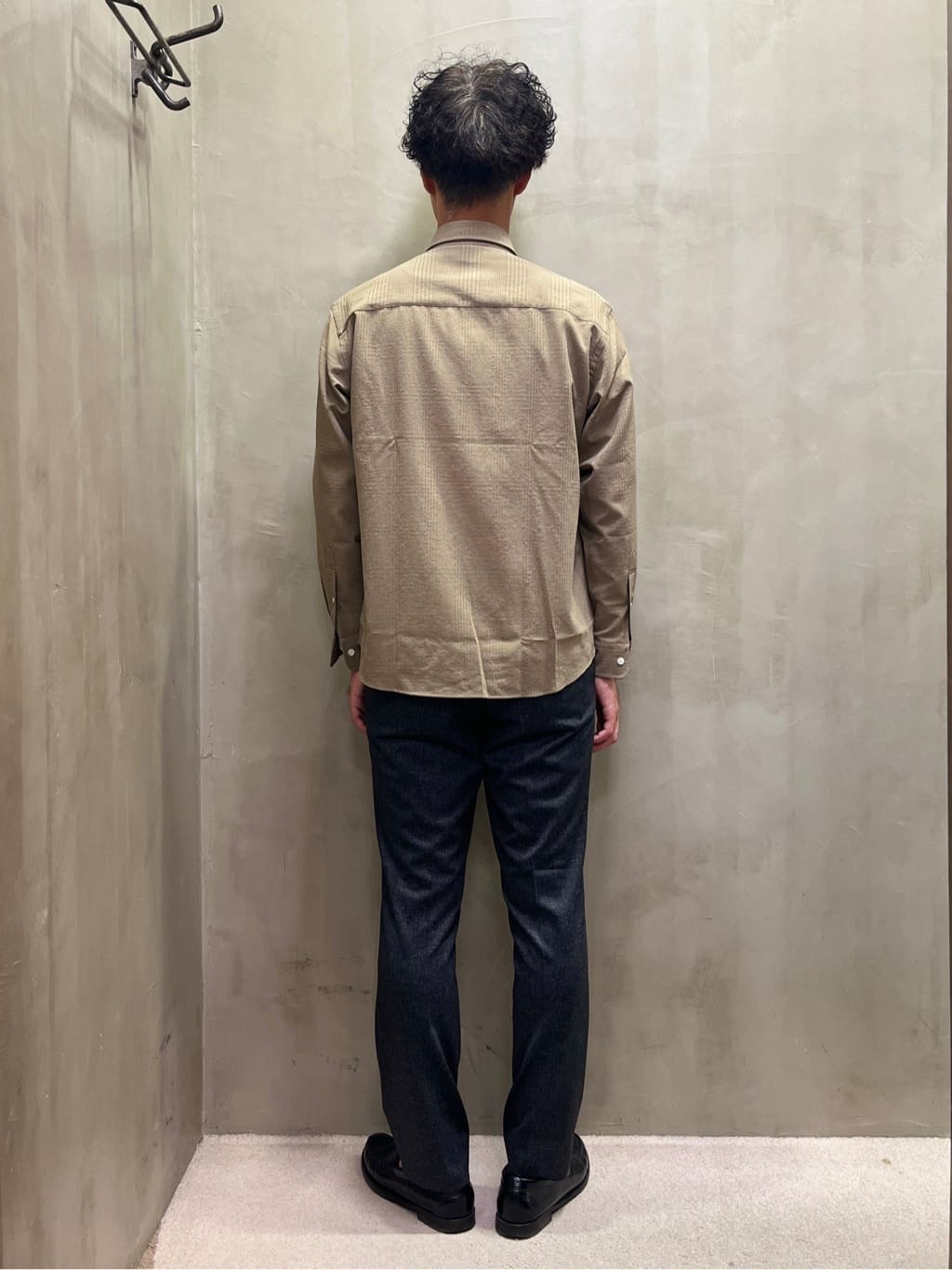 mutoさんの「TAKEO KIKUCHI｜【ONOFF対応】TRダブルニット ストレッチパンツ」を使ったコーディネート