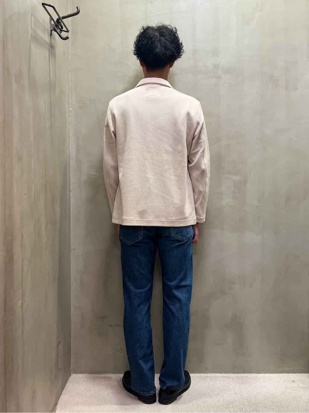 mutoさんの「TAKEO KIKUCHI｜【モンスターストレッチ】日本製 ウォッシュド デニムパンツ」を使ったコーディネート