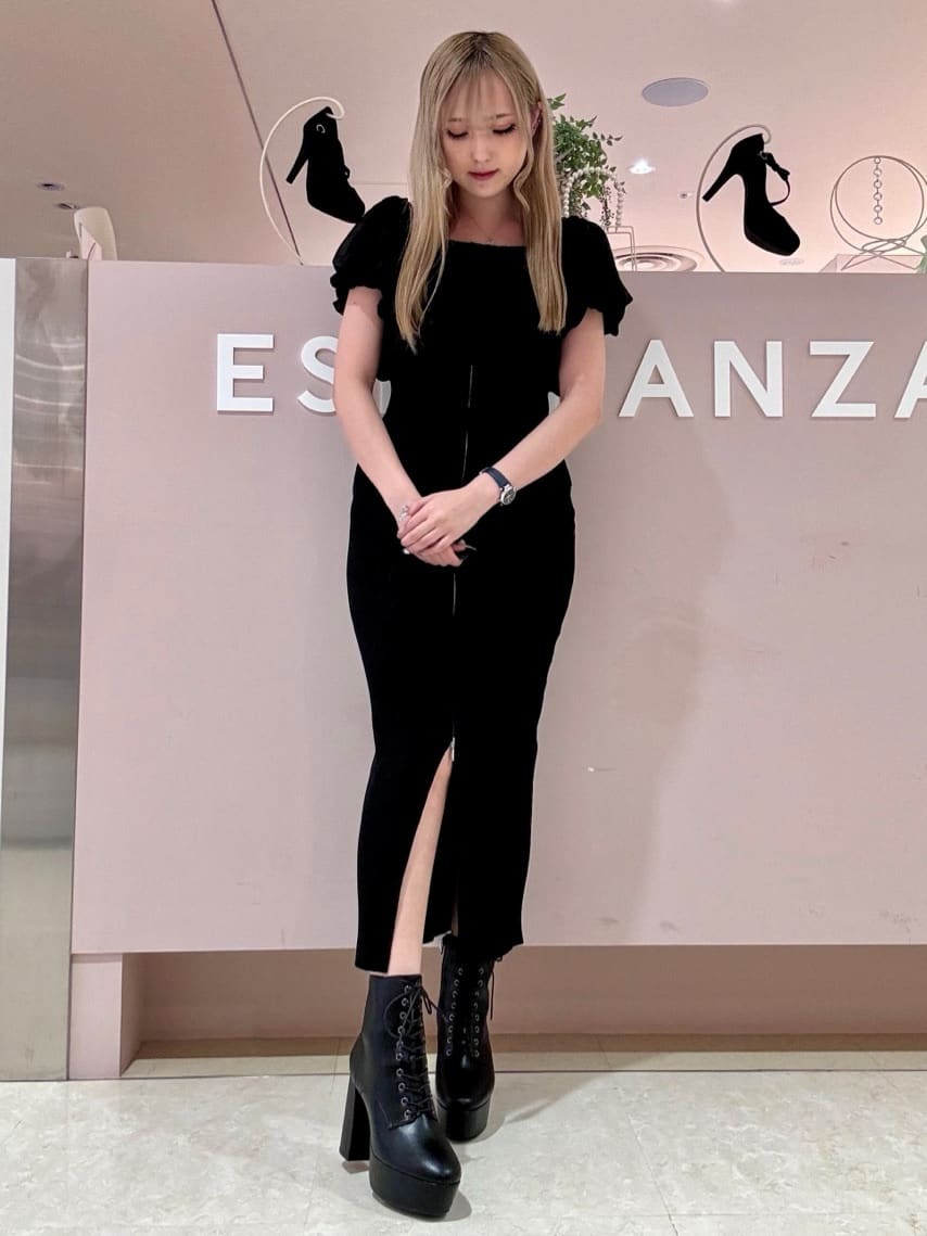 kaさんの「ESPERANZA｜【ラク盛り／ショートブーツ】リピーター続出／脚長美脚　厚底レースアップブーツ」を使ったコーディネート
