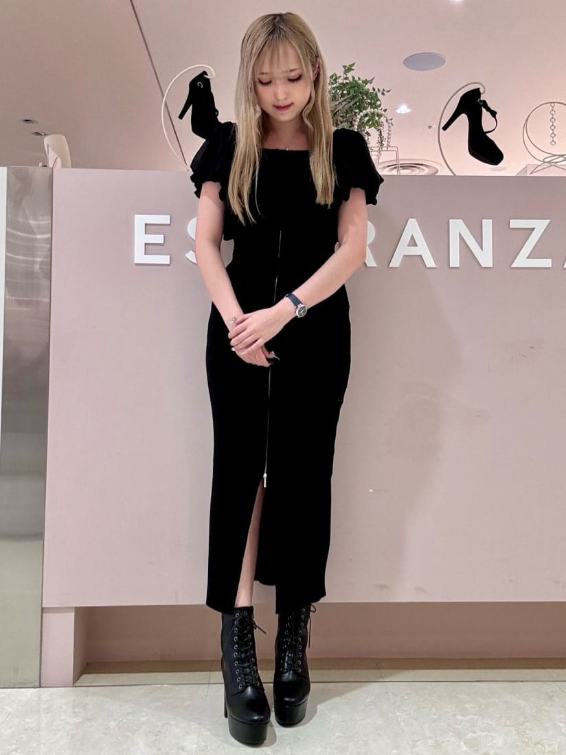 kaさんの「ESPERANZA｜【ラク盛り／ショートブーツ】リピーター続出／脚長美脚　厚底レースアップブーツ」を使ったコーディネート