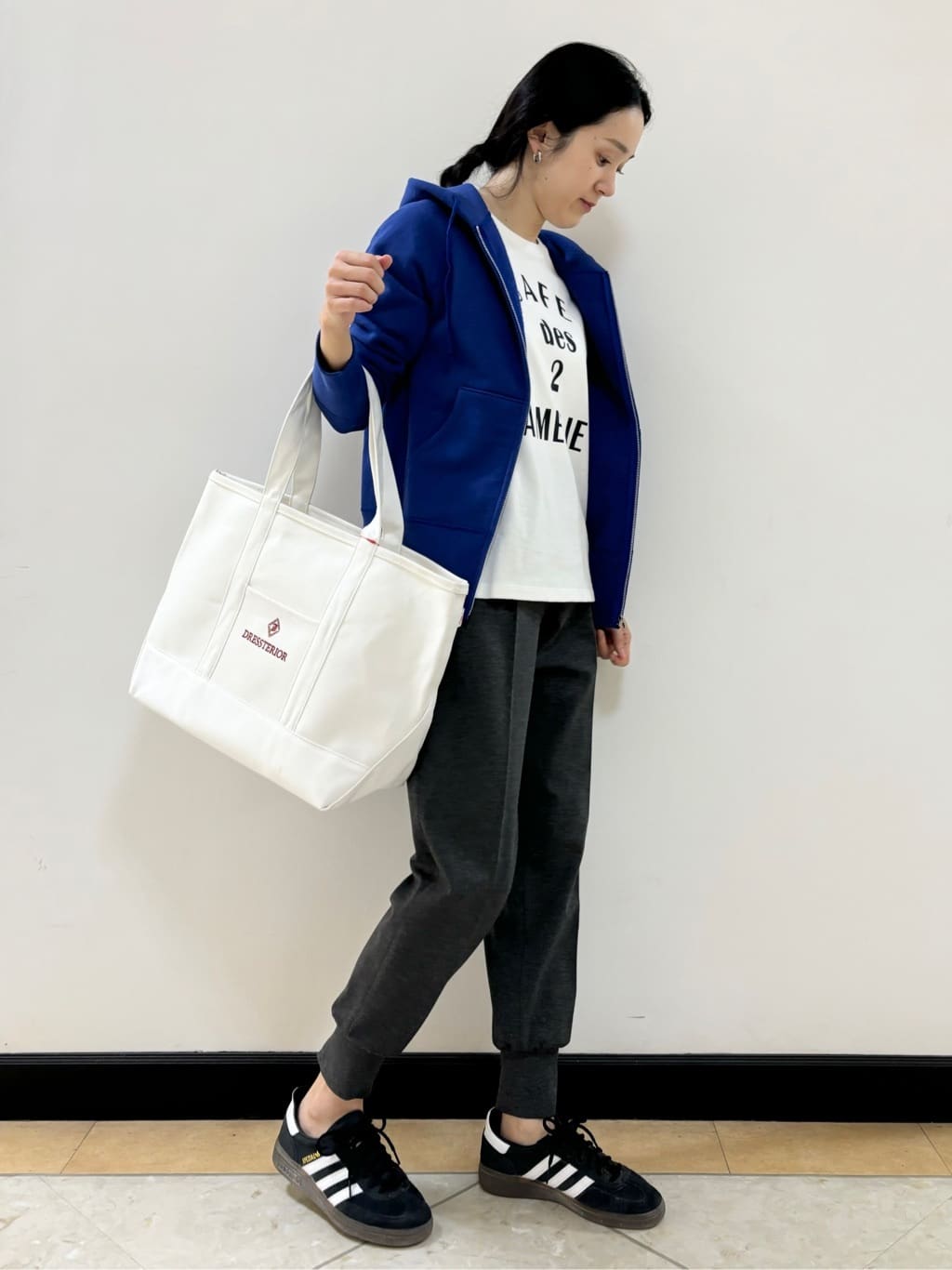 YOKOTAさんの「DRESSTERIOR｜デキシー吊裏毛ジップアップパーカ」を使ったコーディネート