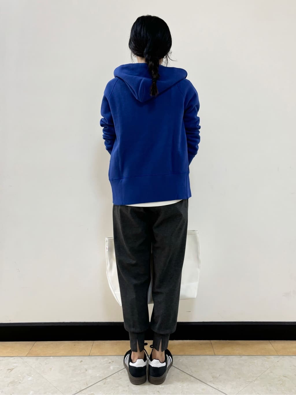 YOKOTAさんの「DRESSTERIOR｜デキシー吊裏毛ジップアップパーカ」を使ったコーディネート