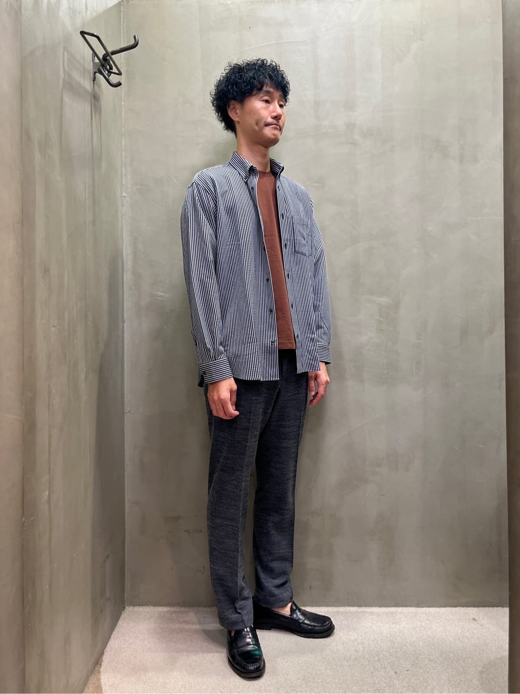 mutoさんの「TAKEO KIKUCHI｜【抗菌防臭/シーズンレス】シアサッカー ジャージシャツ」を使ったコーディネート