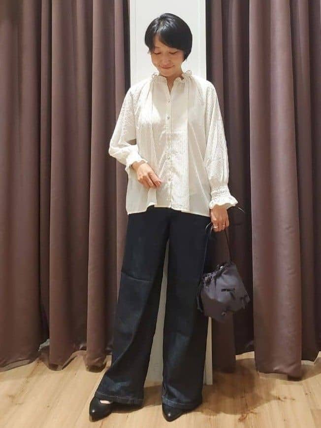 さくさんの「grove｜【SOMETHING&times;grove別注】LISAWIDE DENIM PANTS」を使ったコーディネート