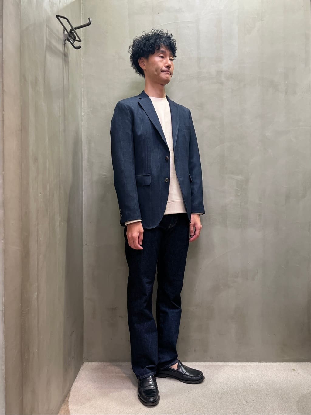 mutoさんの「TAKEO KIKUCHI｜【モンスターストレッチ】日本製 ワンウォッシュ デニムパンツ」を使ったコーディネート