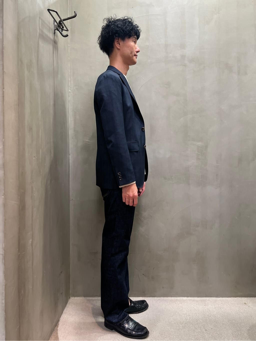 mutoさんの「TAKEO KIKUCHI｜【モンスターストレッチ】日本製 ワンウォッシュ デニムパンツ」を使ったコーディネート