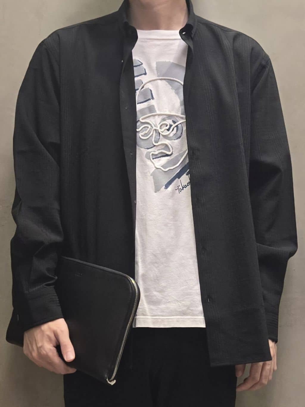 白木駆さんの「TAKEO KIKUCHI｜【ONOFF対応】TRダブルニット ストレッチパンツ」を使ったコーディネート