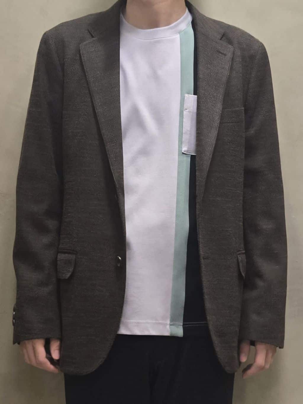 白木駆さんの「TAKEO KIKUCHI｜【ONOFF対応】TRダブルニット ストレッチパンツ」を使ったコーディネート