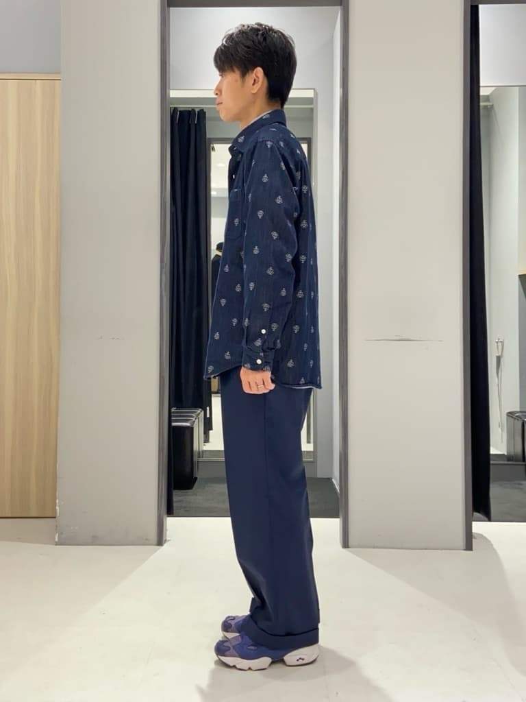 わいずみさんの「TAKEO KIKUCHI｜ハットモチーフ ジャカード ストライプ シャツ」を使ったコーディネート