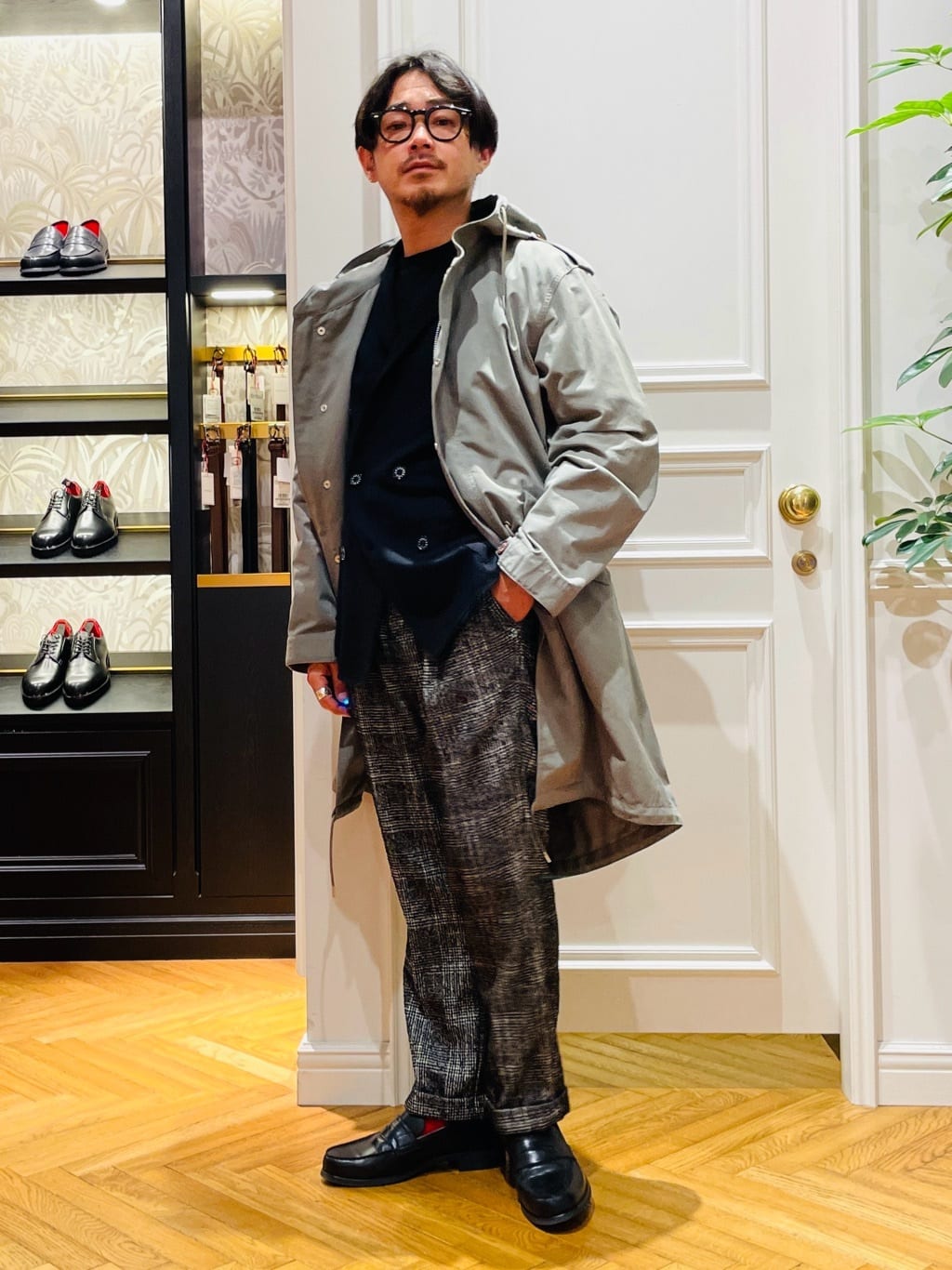 鶴田大士さんの「DRESSTERIOR｜【撥水加工/Safari5月号掲載】ローファー」を使ったコーディネート