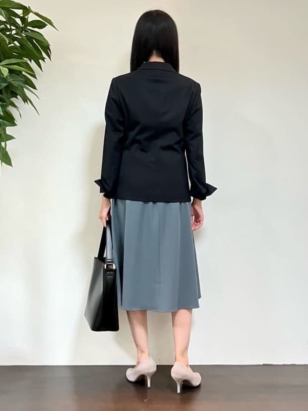 カレンさんの「UNTITLED｜【洗える通勤スーツ】レジェールギャバ ストレッチテーラードジャケット」を使ったコーディネート
