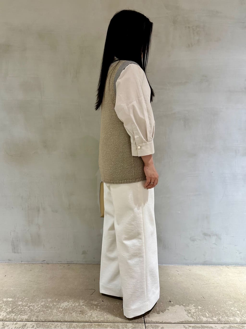 nattunさんの「UNTITLED｜【手洗い／58cm正方形】ベルトプリントスカーフ」を使ったコーディネート