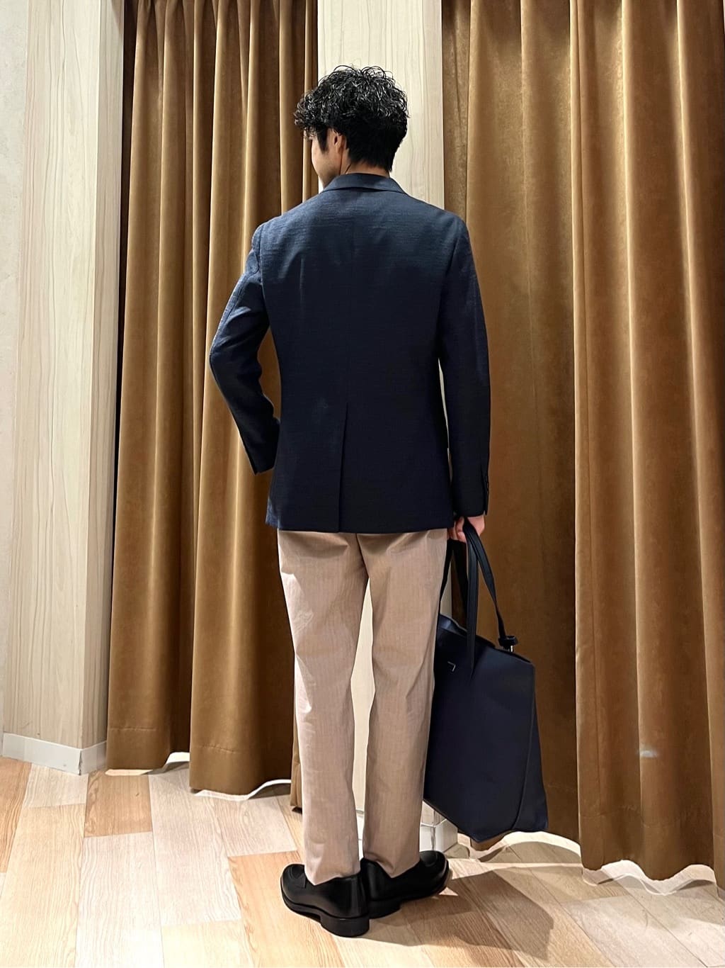 URAさんの「TAKEO KIKUCHI｜【Made in JAPAN】播州織 ヘリンボン ストレート パンツ」を使ったコーディネート