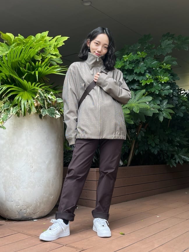 みちゃおさんの「TAKEO KIKUCHI｜【Made in JAPAN】播州織 ストレッチ パンツ」を使ったコーディネート