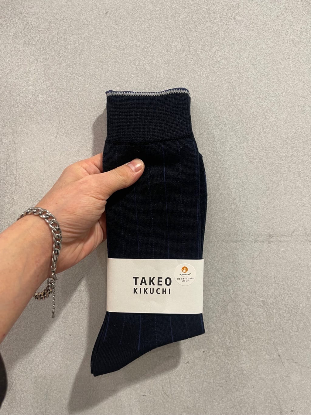 松村泰輔さんの「TAKEO KIKUCHI｜【抗菌防臭/日本製】ストライプ ドレスソックス」を使ったコーディネート