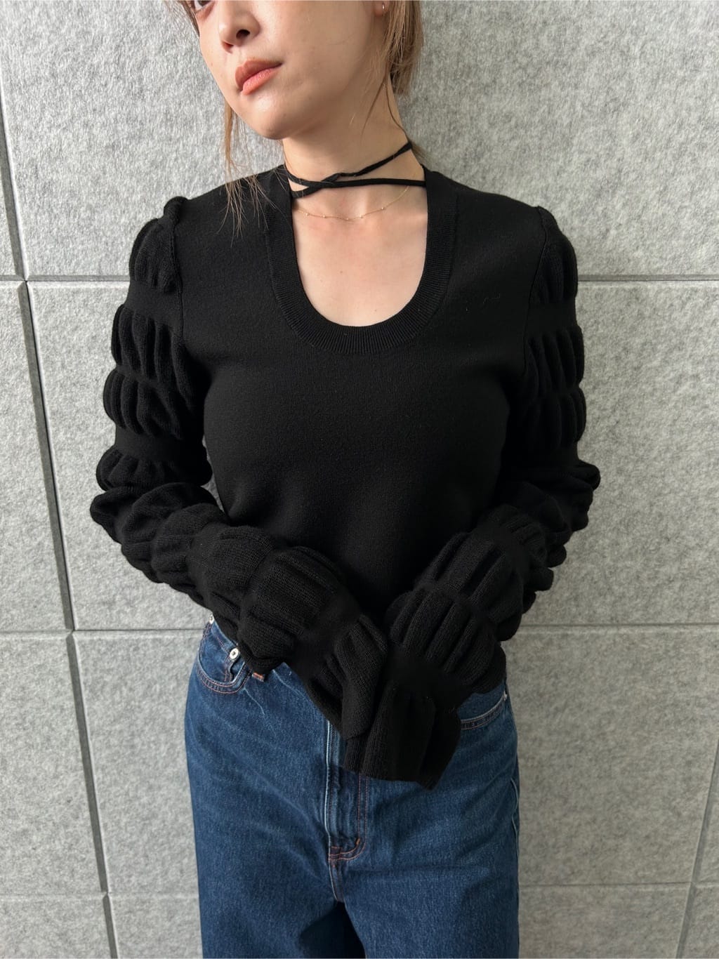 erikaさんの「CODE A｜gathered sleeves knit」を使ったコーディネート