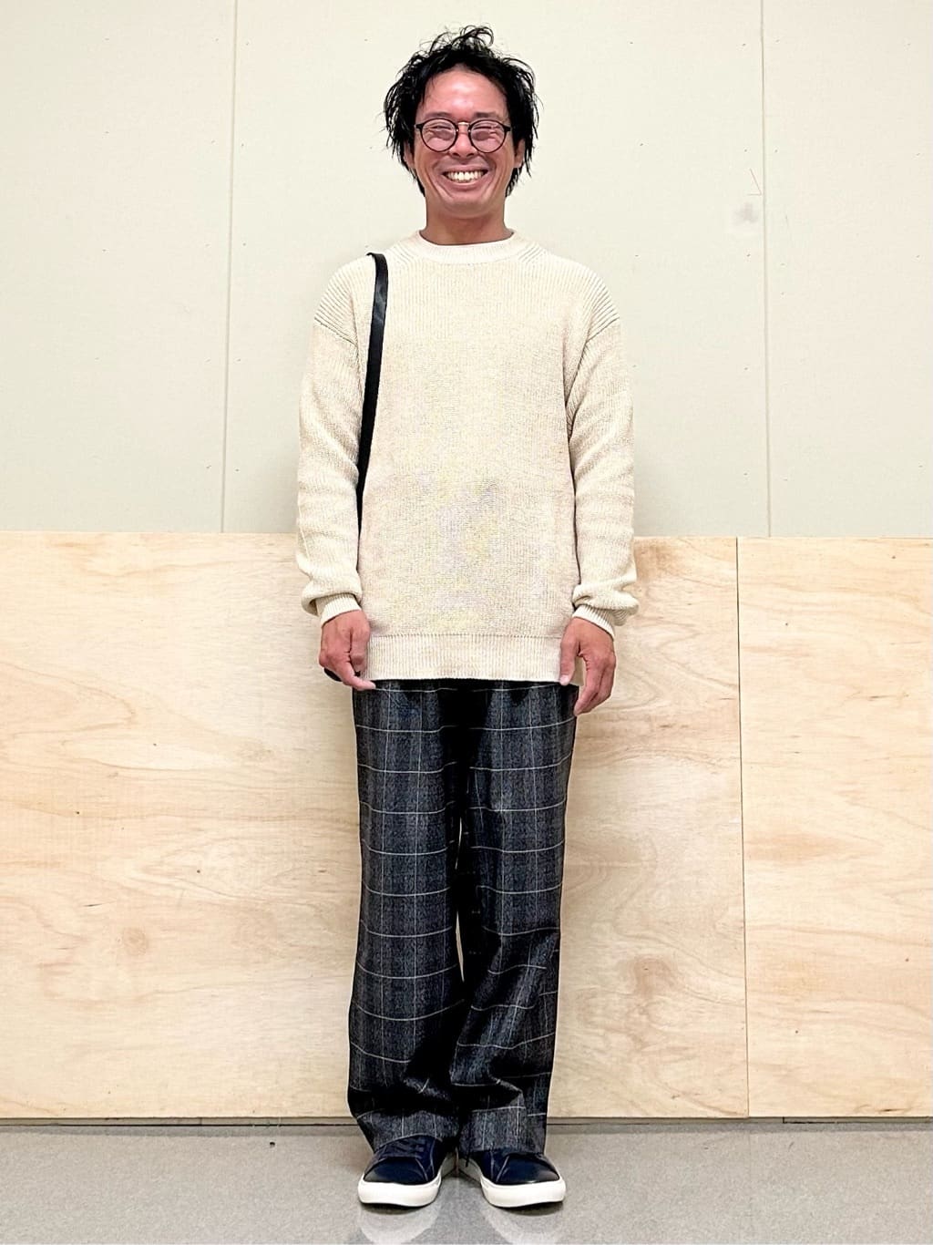 KENJI Iさんの「THE SHOP TK｜サフィアーノミニサコッシュ」を使ったコーディネート