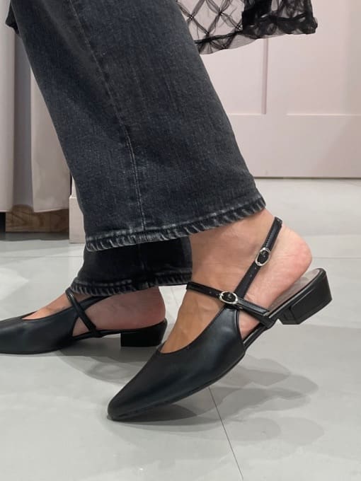 maiさんの「ESPERANZA｜バックストラップフラットパンプス」を使ったコーディネート
