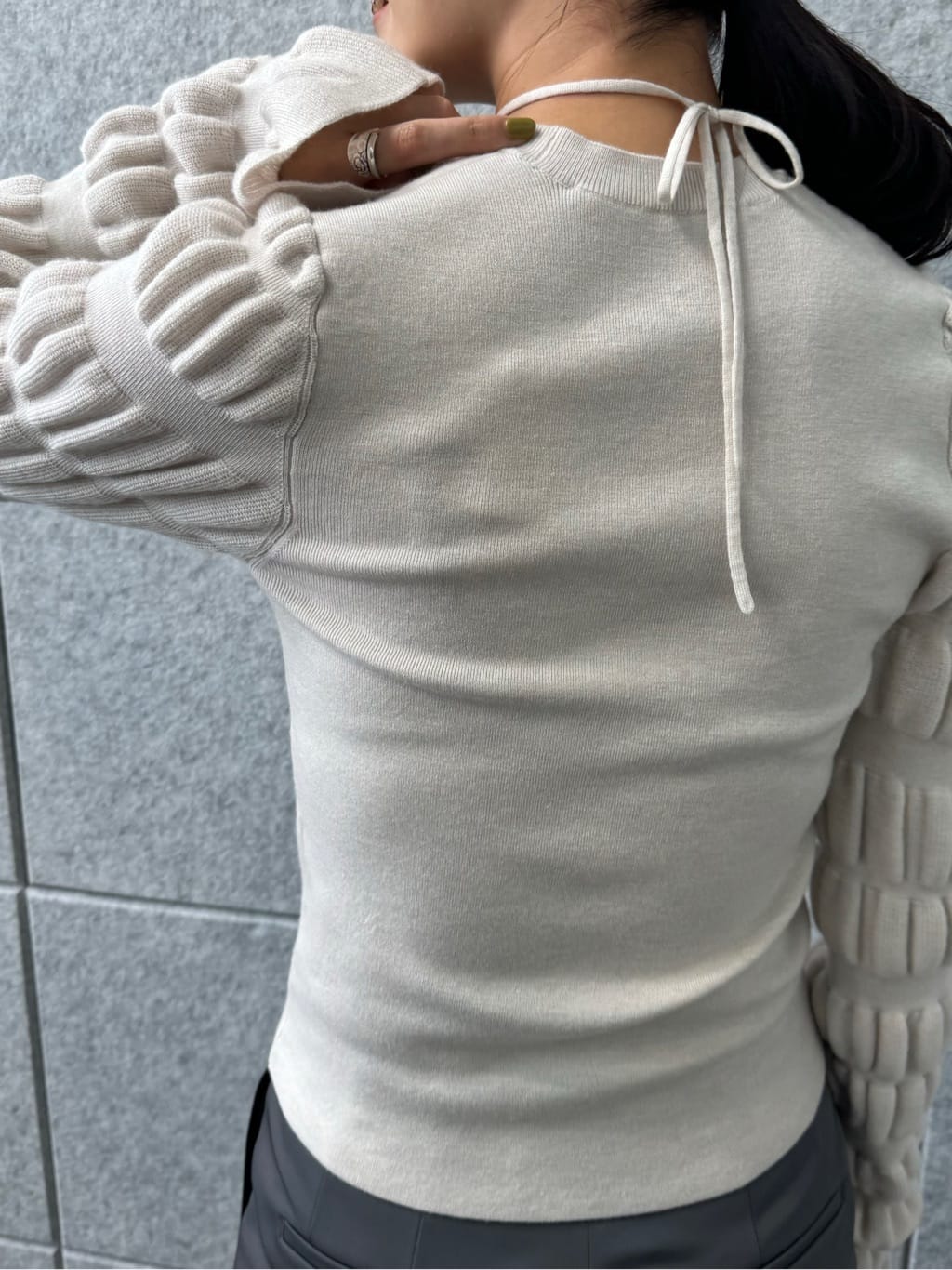 uchi__yamaさんの「CODE A｜gathered sleeves knit」を使ったコーディネート