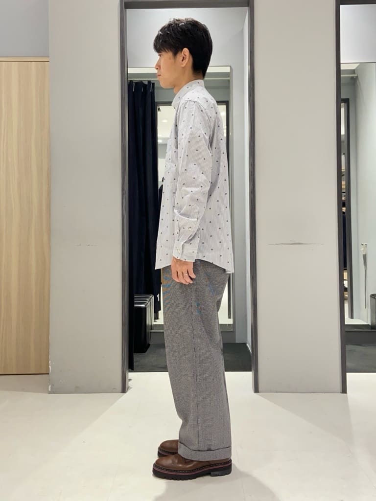 わいずみさんの「TAKEO KIKUCHI｜ハットモチーフ ジャカード ストライプ シャツ」を使ったコーディネート