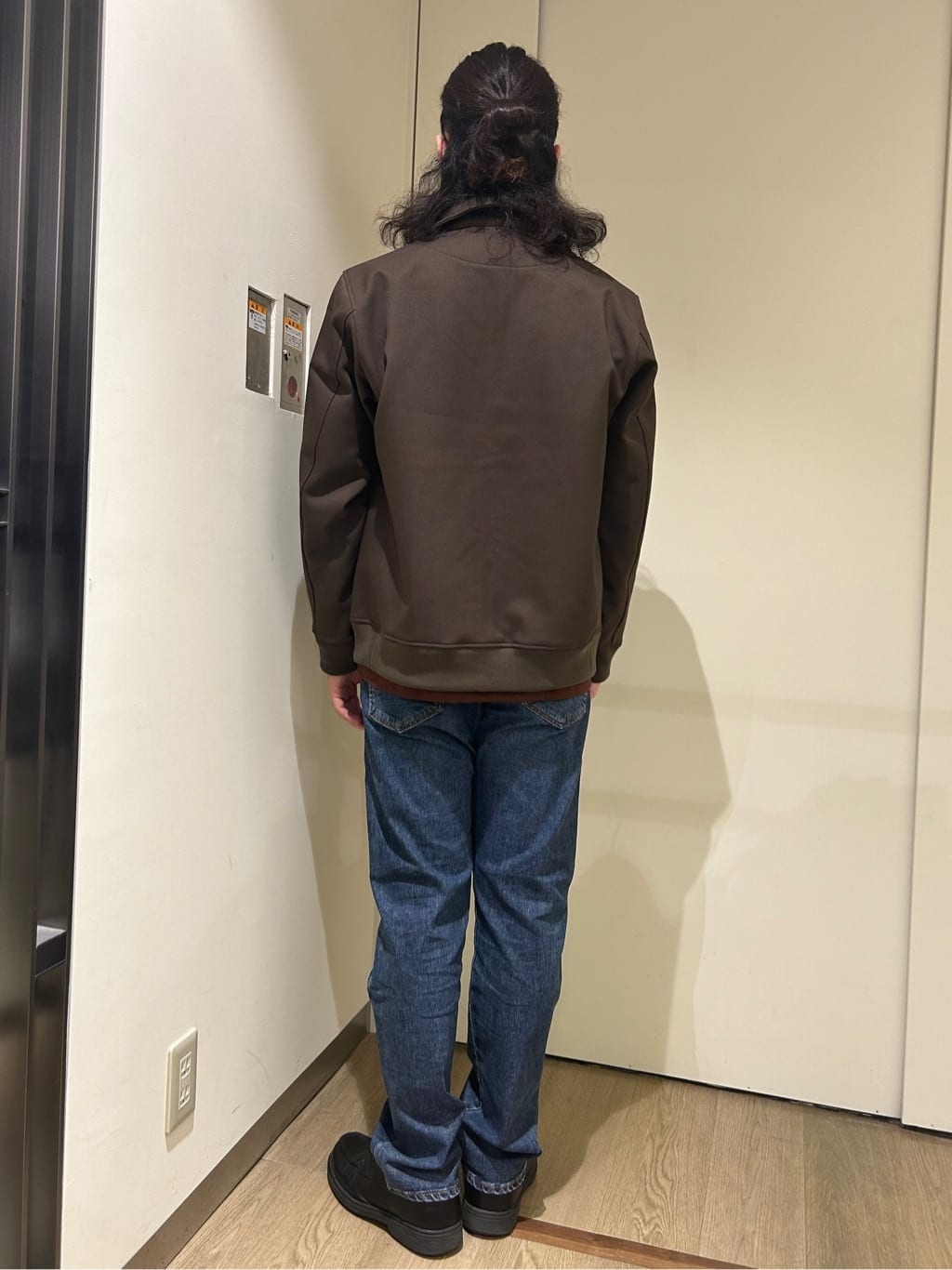 KATTUUさんの「TAKEO KIKUCHI｜【モンスターストレッチ】日本製 ウォッシュド デニムパンツ」を使ったコーディネート