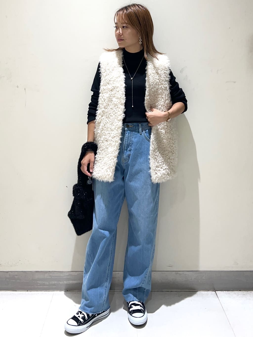 meeさんの「OPAQUE.CLIP｜CONVERSE キャンバス オールスター HI」を使ったコーディネート