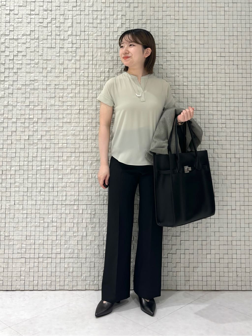 sakuさんの「INDIVI｜【セレモニーにおすすめ！】パール調トップネックレス」を使ったコーディネート