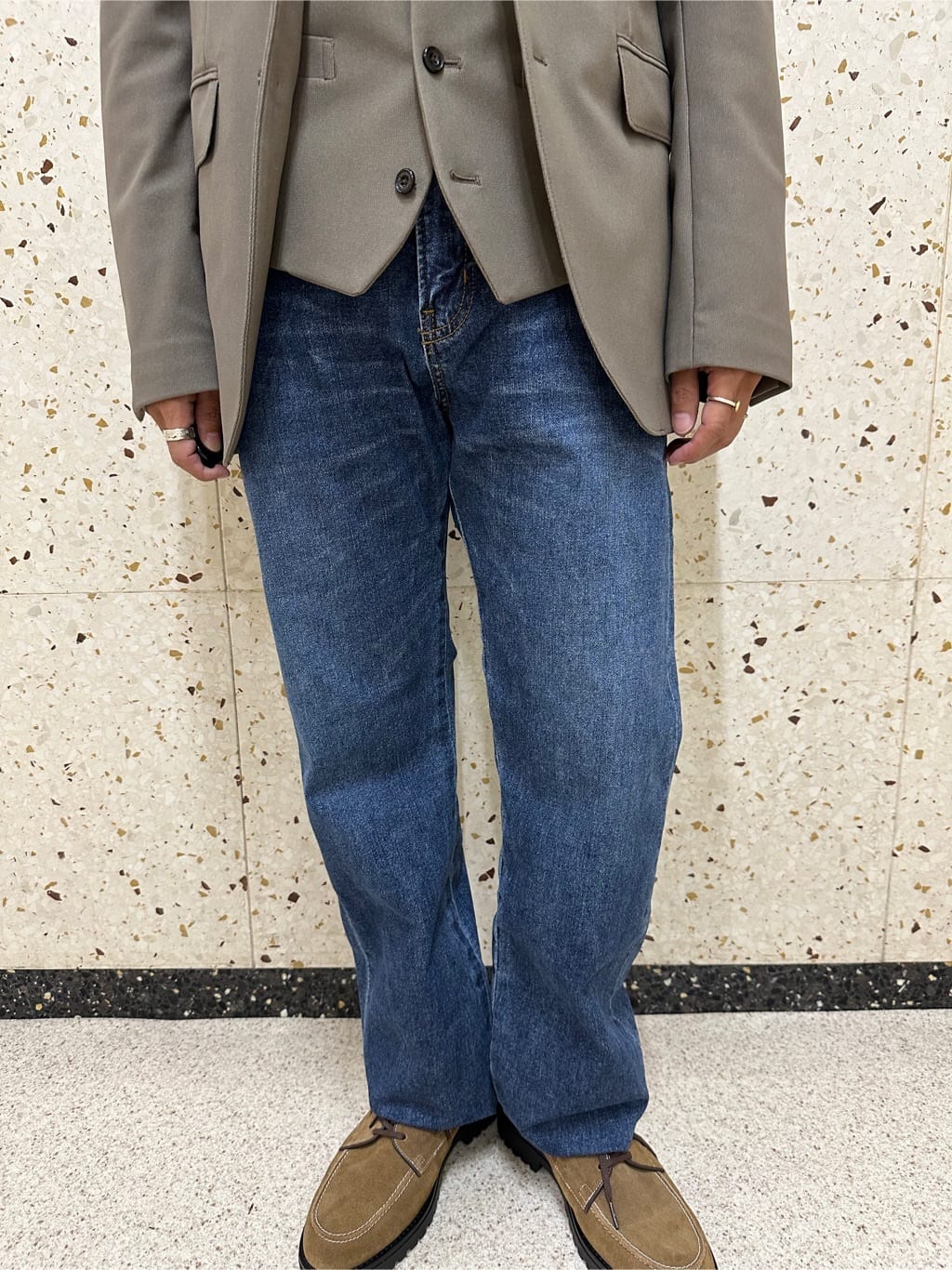obaさんの「TAKEO KIKUCHI｜【モンスターストレッチ】日本製 ウォッシュド デニムパンツ」を使ったコーディネート