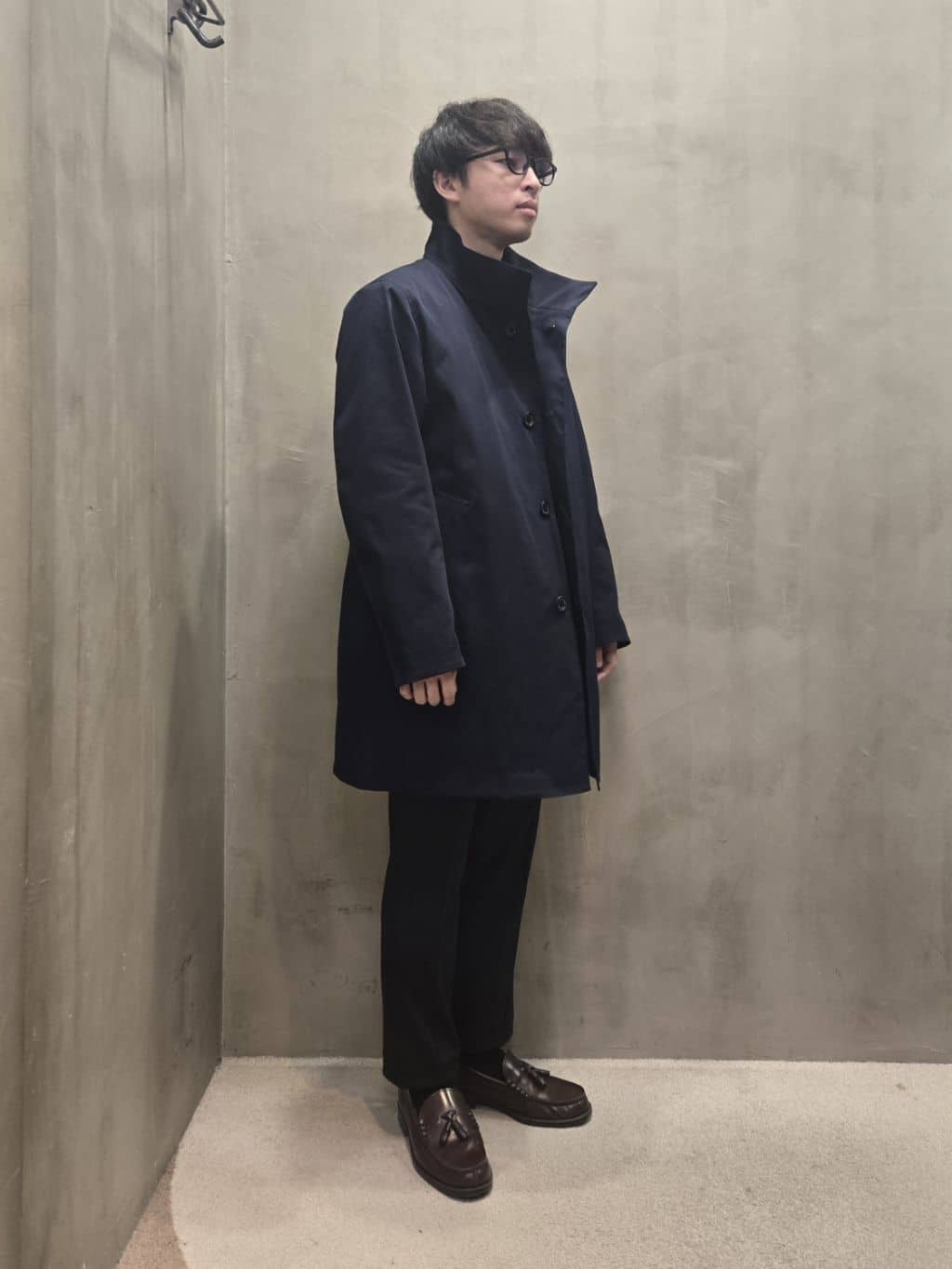 白木駆さんの「TAKEO KIKUCHI｜【ONOFF対応】TRダブルニット ストレッチパンツ」を使ったコーディネート