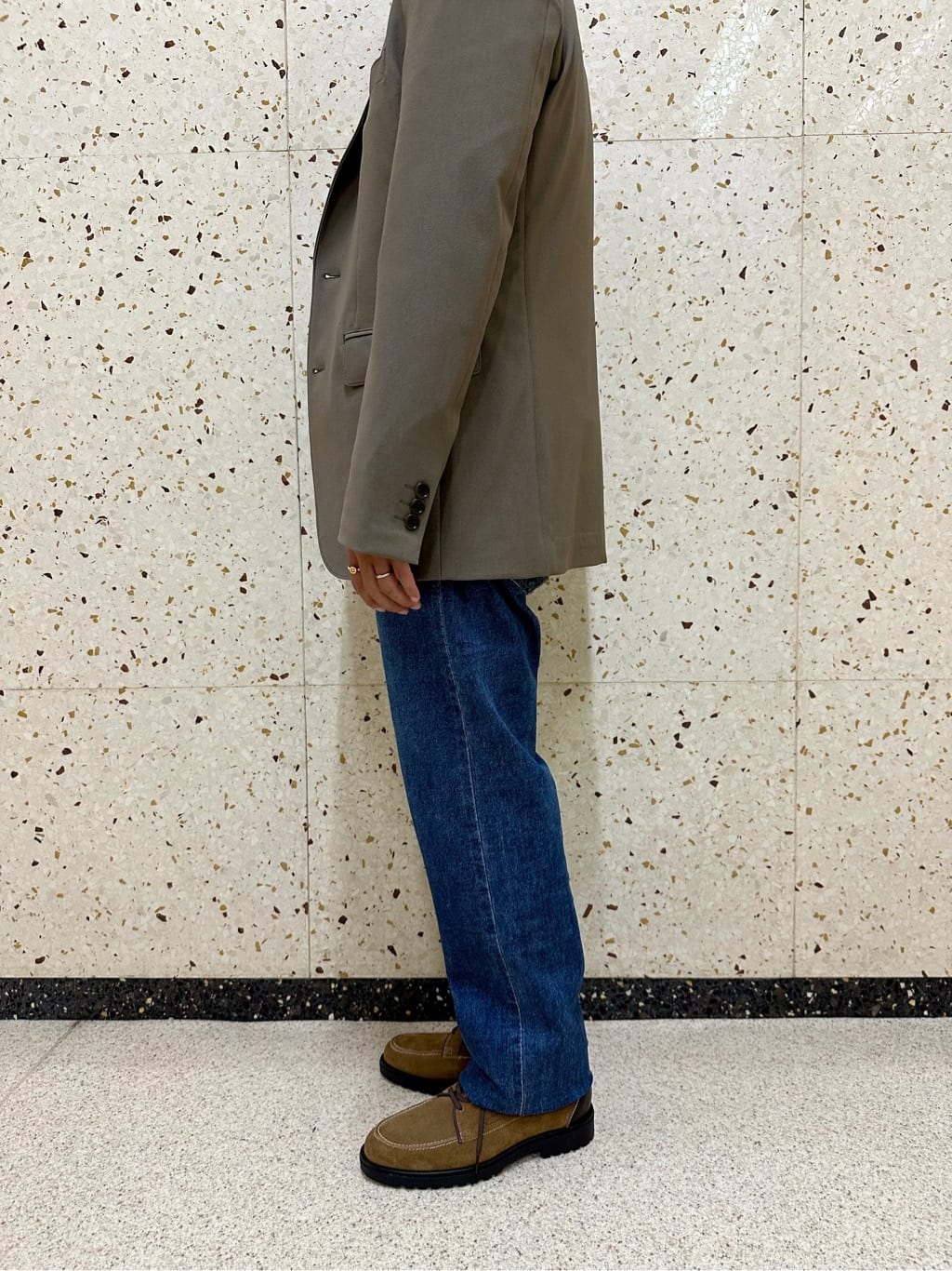obaさんの「TAKEO KIKUCHI｜【モンスターストレッチ】日本製 ウォッシュド デニムパンツ」を使ったコーディネート