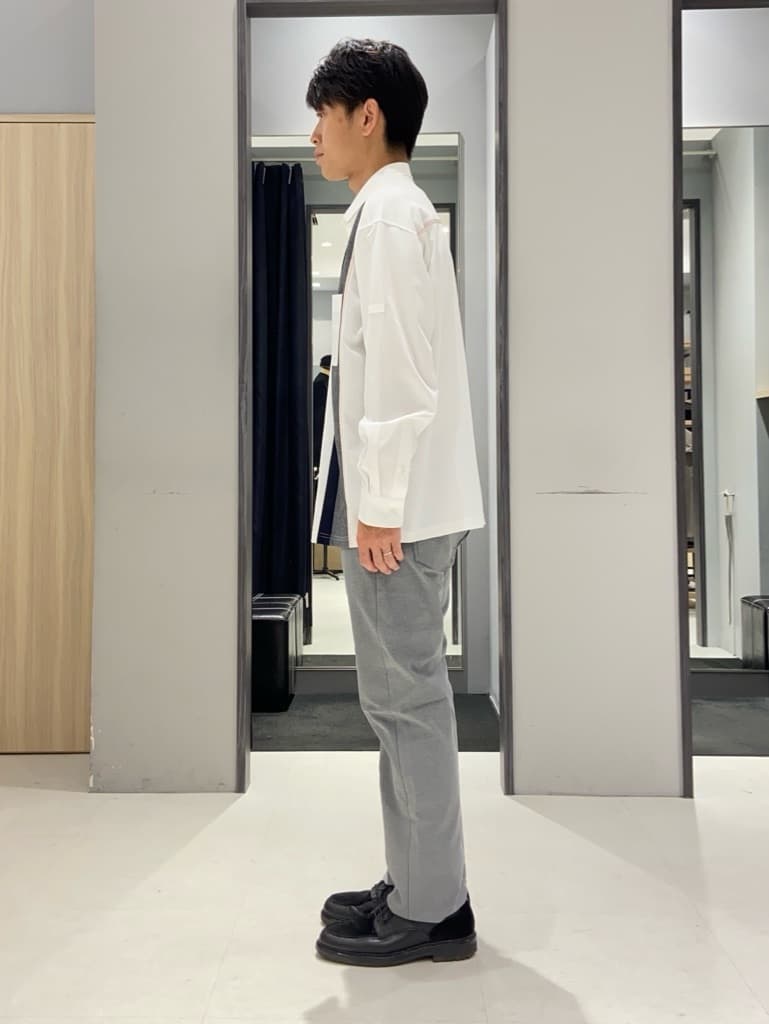 わいずみさんの「TAKEO KIKUCHI｜【Made in JAPAN】播州織 ストレッチ パンツ」を使ったコーディネート