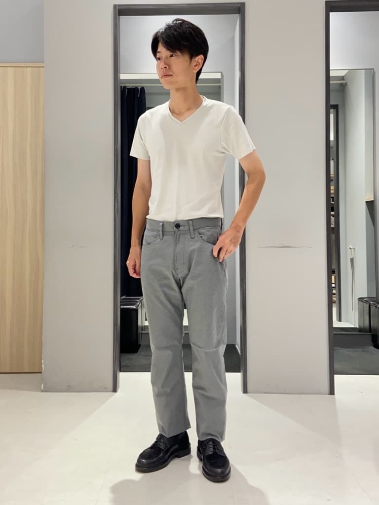 わいずみさんの「TAKEO KIKUCHI｜【Made in JAPAN】播州織 ストレッチ パンツ」を使ったコーディネート