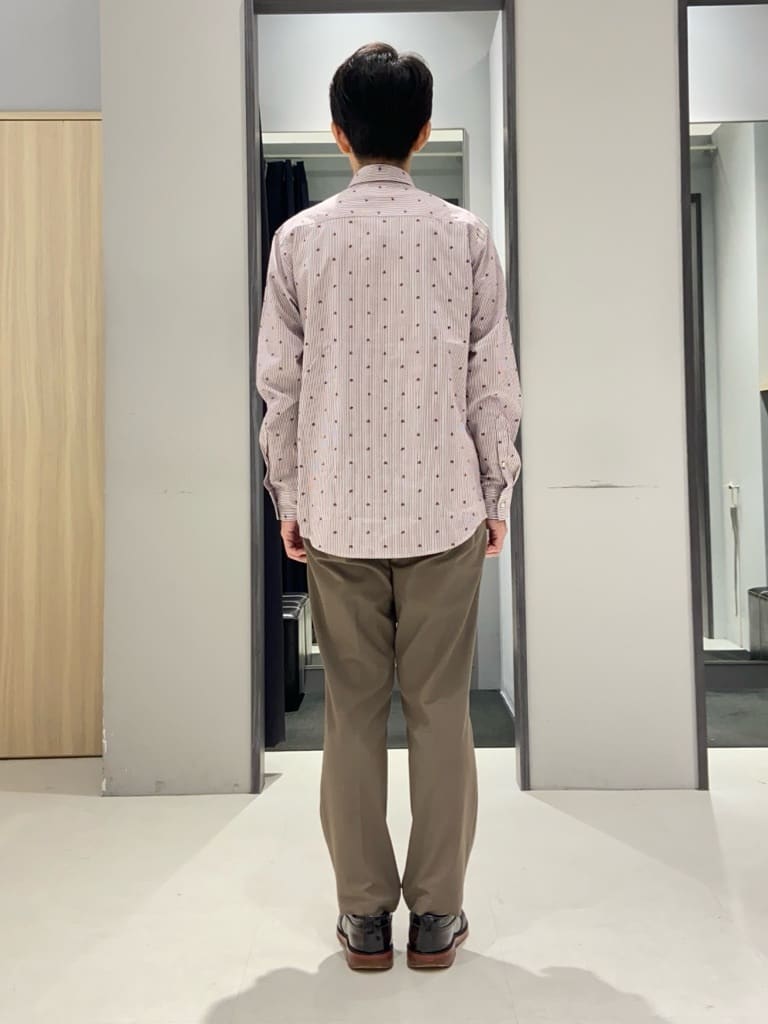 わいずみさんの「TAKEO KIKUCHI｜ハットモチーフ ジャカード ストライプ シャツ」を使ったコーディネート