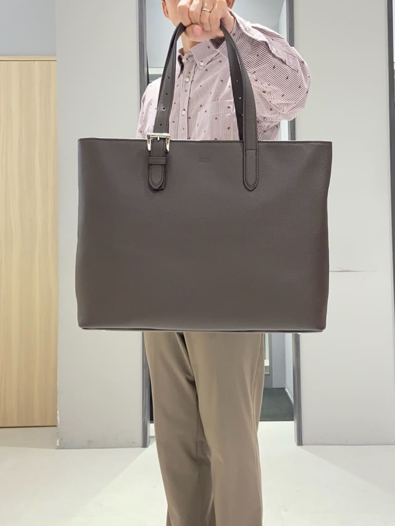 わいずみさんの「TAKEO KIKUCHI｜ハットモチーフ ジャカード ストライプ シャツ」を使ったコーディネート