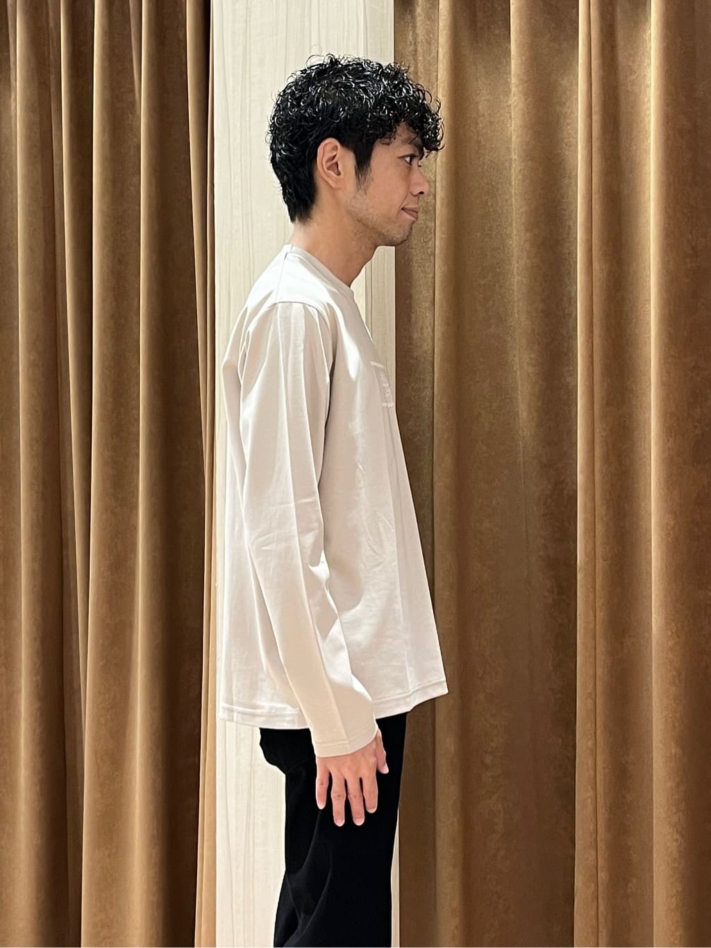URAさんの「TAKEO KIKUCHI｜【Sサイズ～】ストレッチ デニム パンツ」を使ったコーディネート