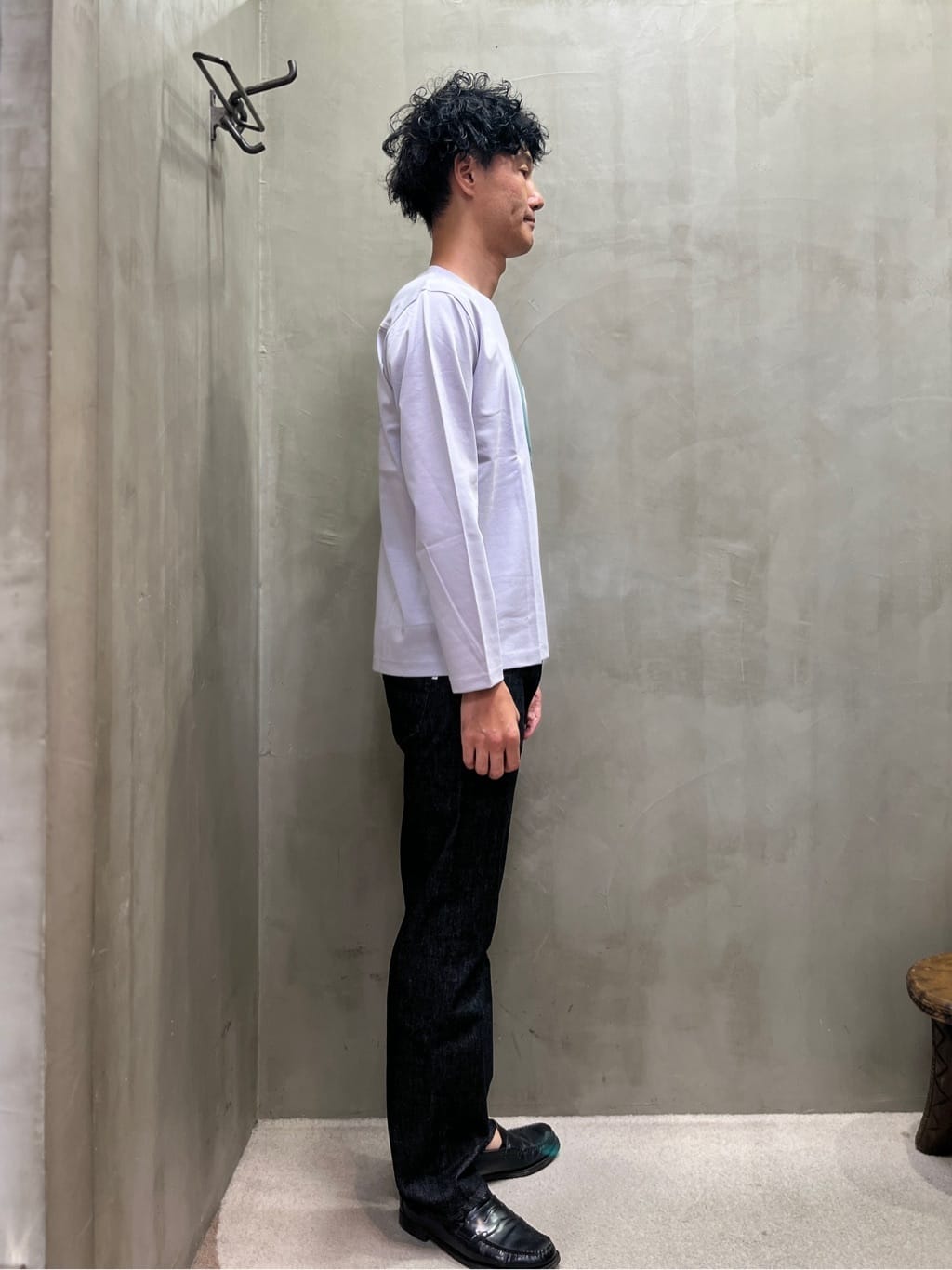mutoさんの「TAKEO KIKUCHI｜【モンスターストレッチ】日本製 ワンウォッシュ デニムパンツ」を使ったコーディネート