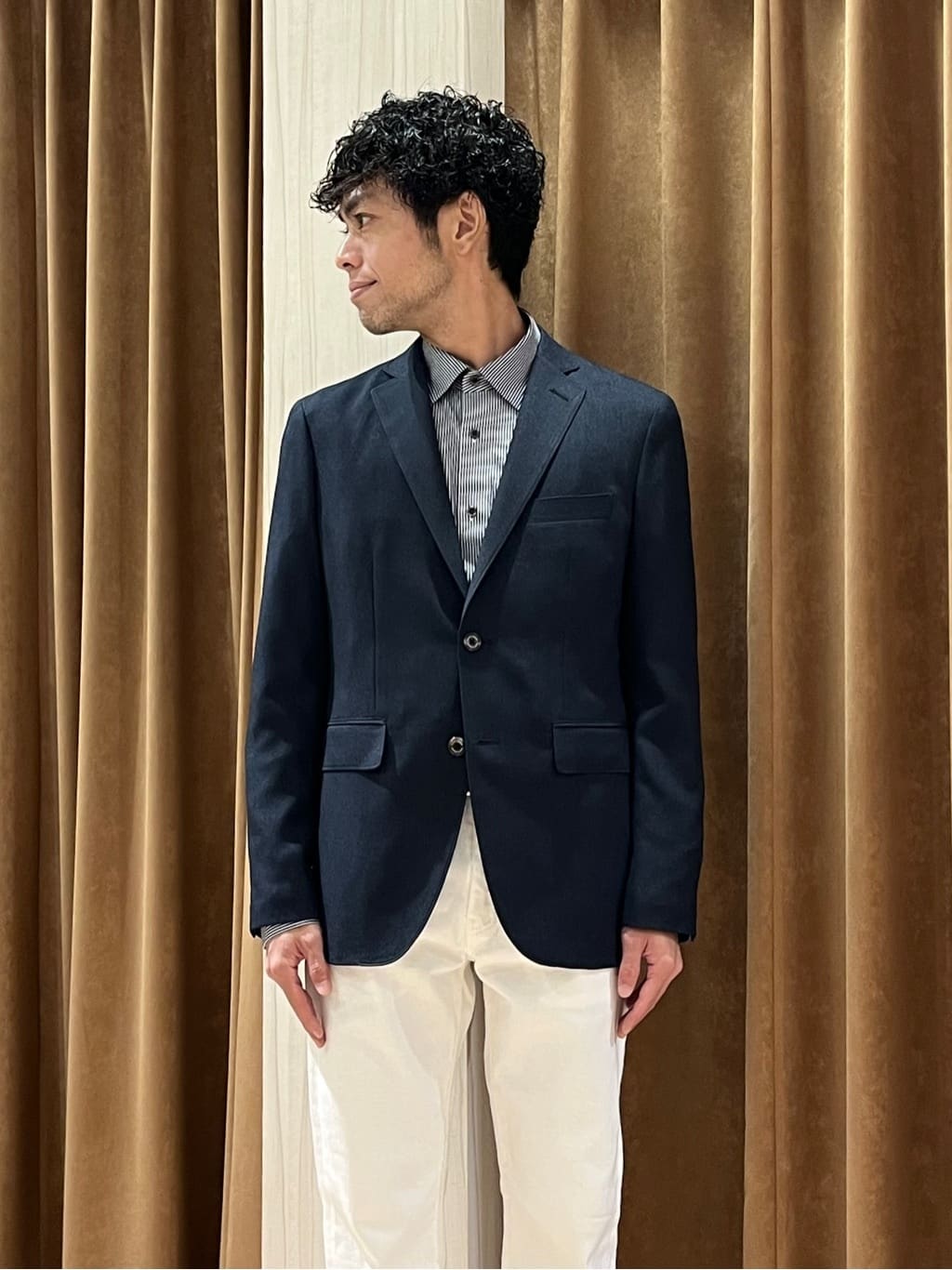 URAさんの「TAKEO KIKUCHI｜【Sサイズ～】ストレッチ デニム パンツ」を使ったコーディネート