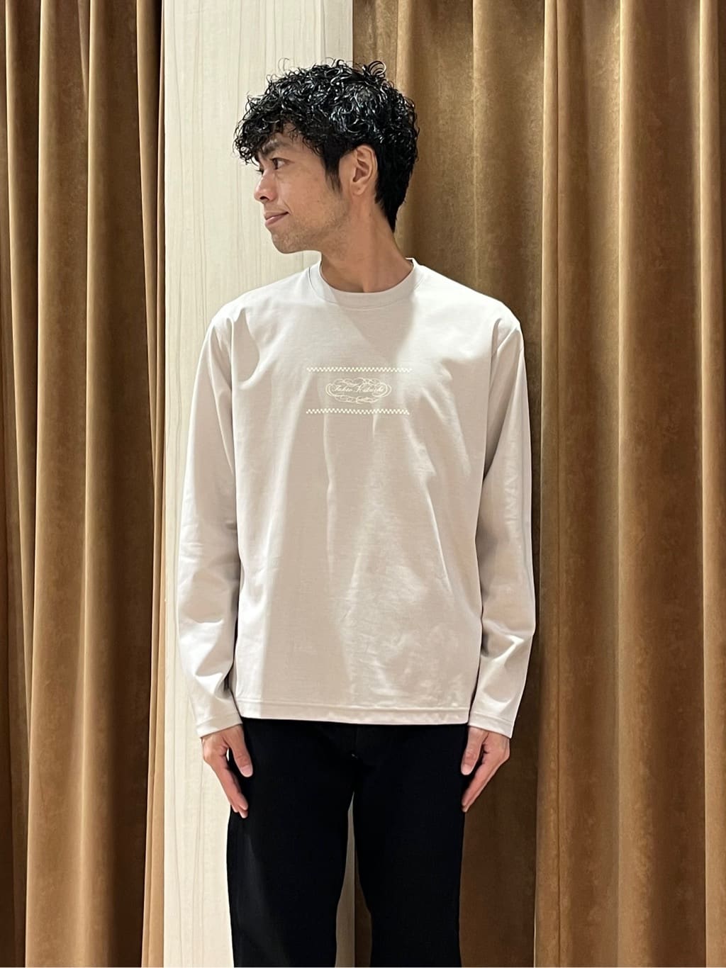 URAさんの「TAKEO KIKUCHI｜【Sサイズ～】ストレッチ デニム パンツ」を使ったコーディネート