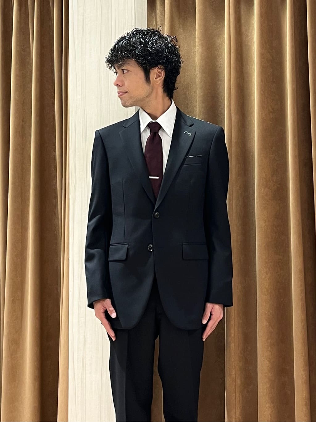 URAさんの「TAKEO KIKUCHI｜【Made in JAPAN】ブロード レギュラーカラー ドレスシャツ」を使ったコーディネート