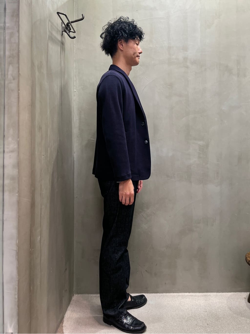 mutoさんの「TAKEO KIKUCHI｜【モンスターストレッチ】日本製 ワンウォッシュ デニムパンツ」を使ったコーディネート