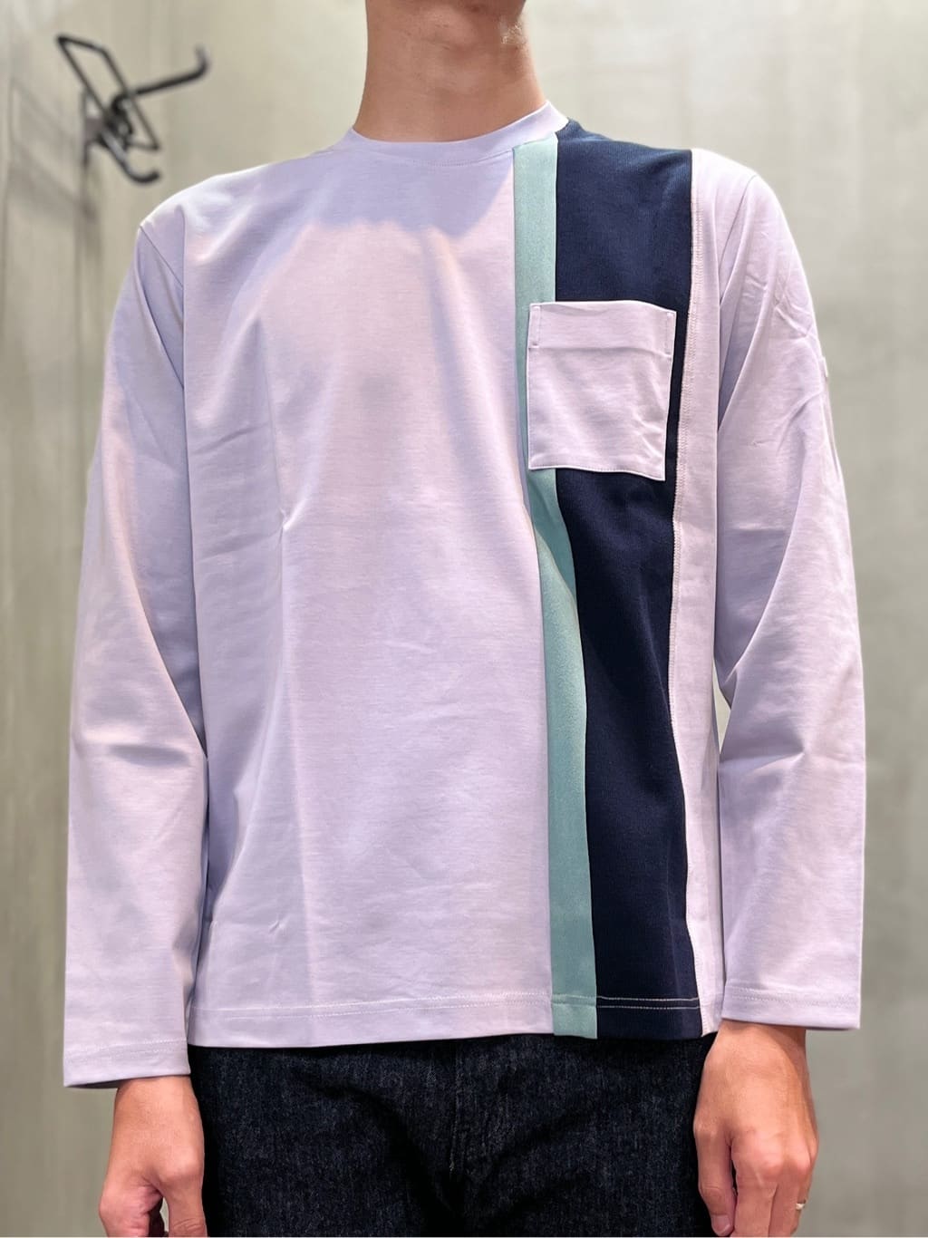 mutoさんの「TAKEO KIKUCHI｜【モンスターストレッチ】日本製 ワンウォッシュ デニムパンツ」を使ったコーディネート