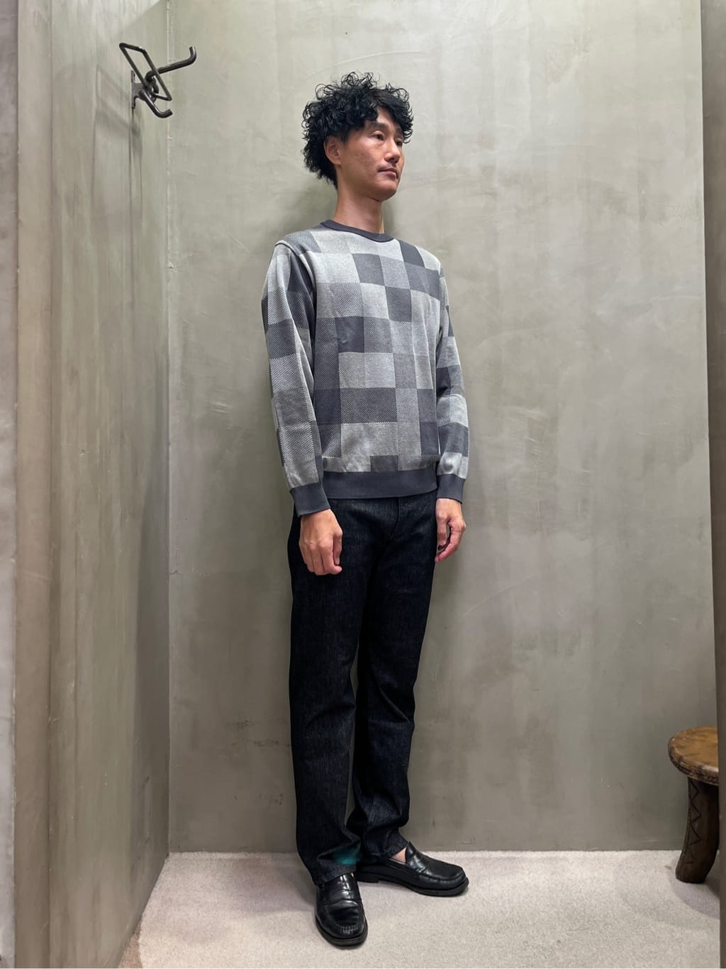 mutoさんの「TAKEO KIKUCHI｜【モンスターストレッチ】日本製 ワンウォッシュ デニムパンツ」を使ったコーディネート