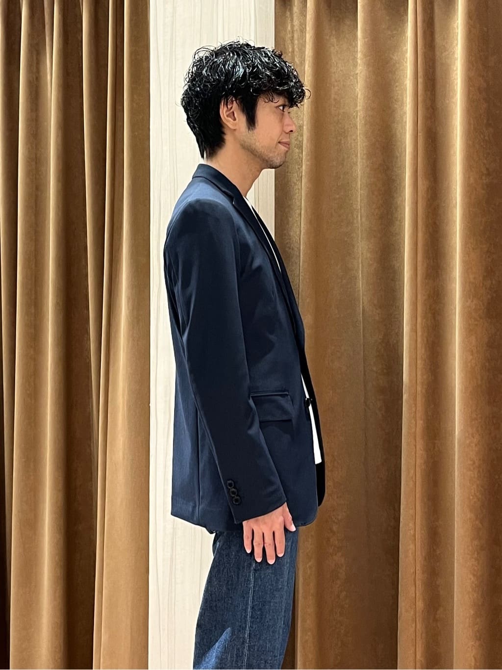 URAさんの「TAKEO KIKUCHI｜【モンスターストレッチ】日本製 ウォッシュド デニムパンツ」を使ったコーディネート