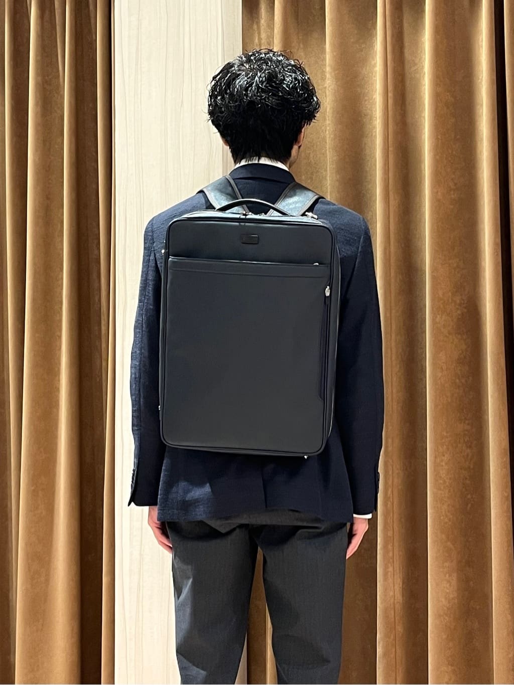 URAさんの「TAKEO KIKUCHI｜【Made in JAPAN】播州織 ヘリンボン ストレート パンツ」を使ったコーディネート