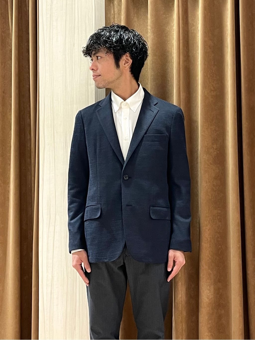 URAさんの「TAKEO KIKUCHI｜【Made in JAPAN】播州織 ヘリンボン ストレート パンツ」を使ったコーディネート