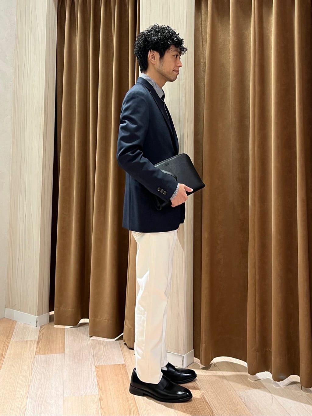 URAさんの「TAKEO KIKUCHI｜【Sサイズ～】ストレッチ デニム パンツ」を使ったコーディネート